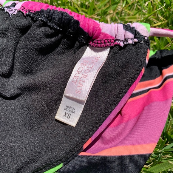 Victoria’s Secret bikini - Picture 4 of 7